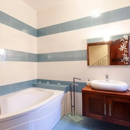 Charming 4br With Private Rooftop Terrace In By 360 Estates