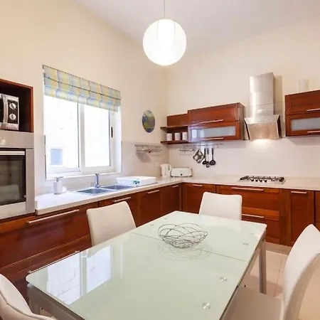Apartment Charming 4br With Private Rooftop Terrace In By 360 Estates