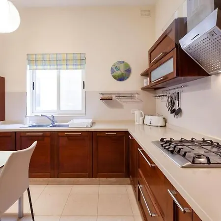 아파트 Charming 4br With Private Rooftop Terrace In By 360 Estates 슬리에마