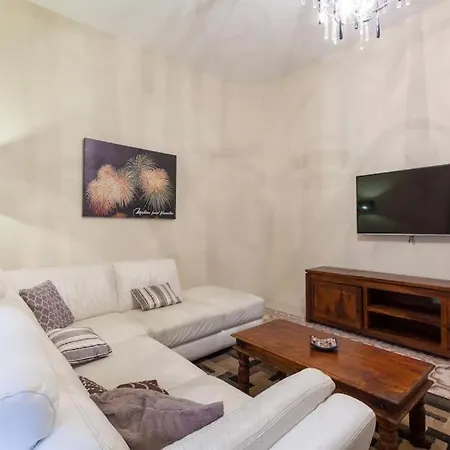 Charming 4br With Private Rooftop Terrace In By 360 Estates *