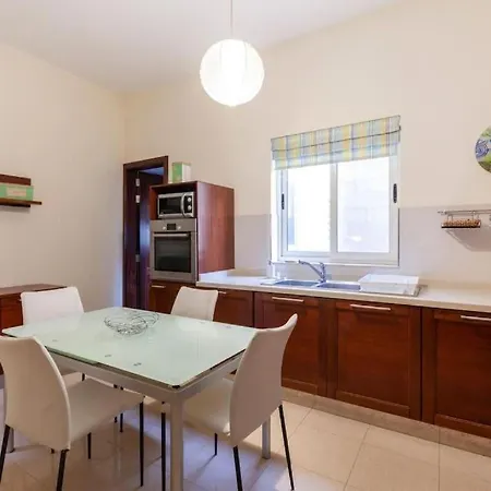 Charming 4br With Private Rooftop Terrace In By 360 Estates * Sliema