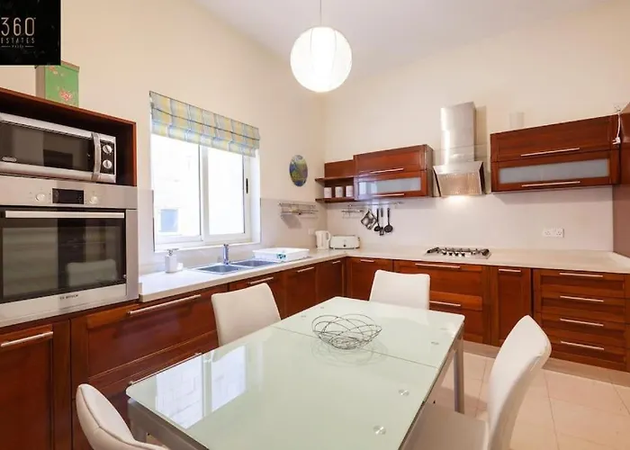Apartamento Charming 4br With Private Rooftop Terrace In By 360 Estates