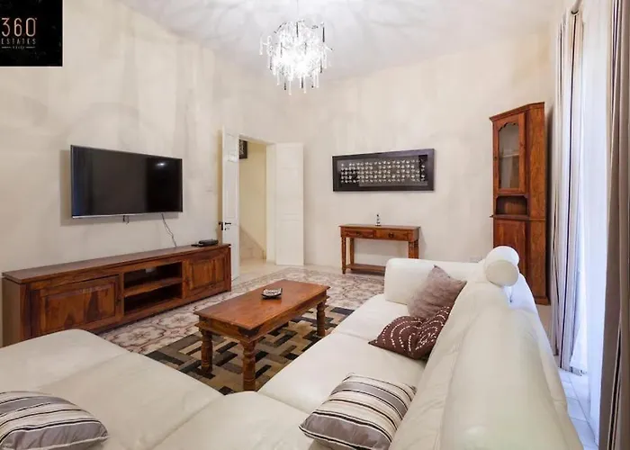 Charming 4br With Private Rooftop Terrace In By 360 Estates *