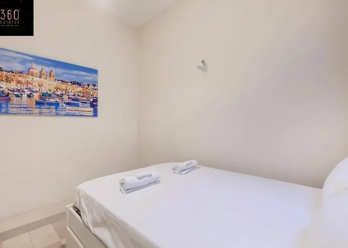 Charming 4br With Private Rooftop Terrace In By 360 Estates Apartamento Sliema