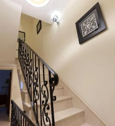 Charming 4br With Private Rooftop Terrace In By 360 Estates *