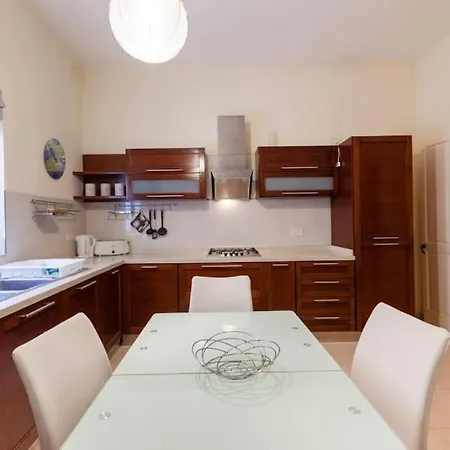 Charming 4br With Private Rooftop Terrace In By 360 Estates